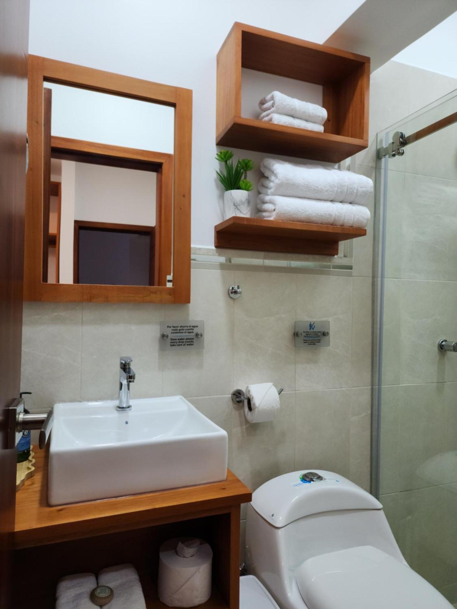 Casa Galapagos By Hostal Fragata Puerto Ayora  Bagian luar foto